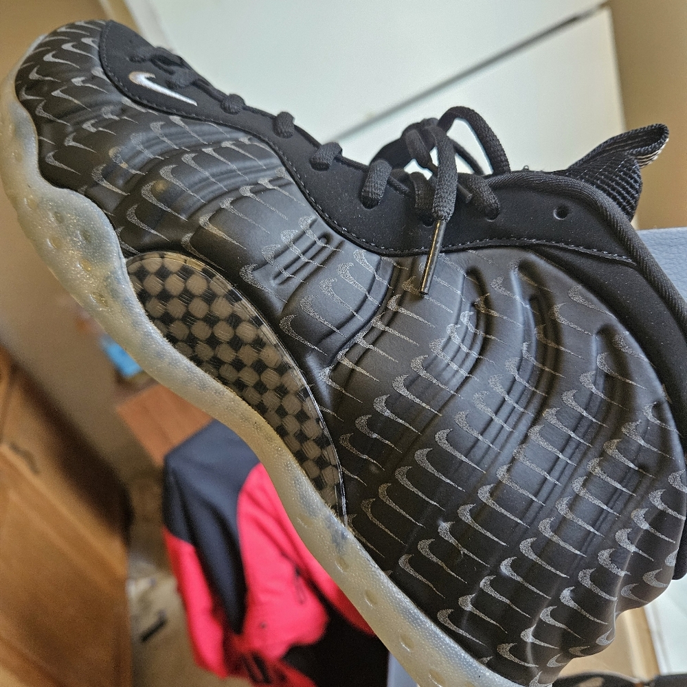 Nike Foamposite "Swoosh" Brand New